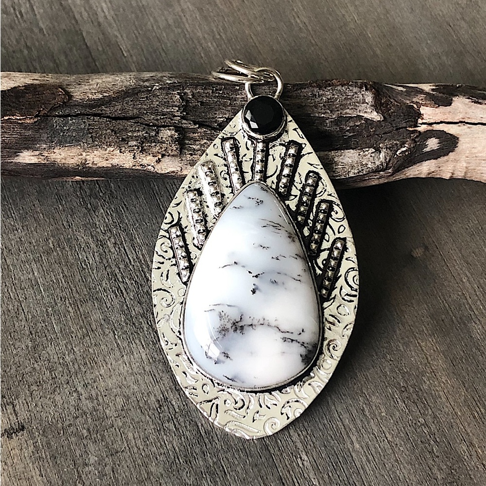 Dendritic opal and black onyx pendant